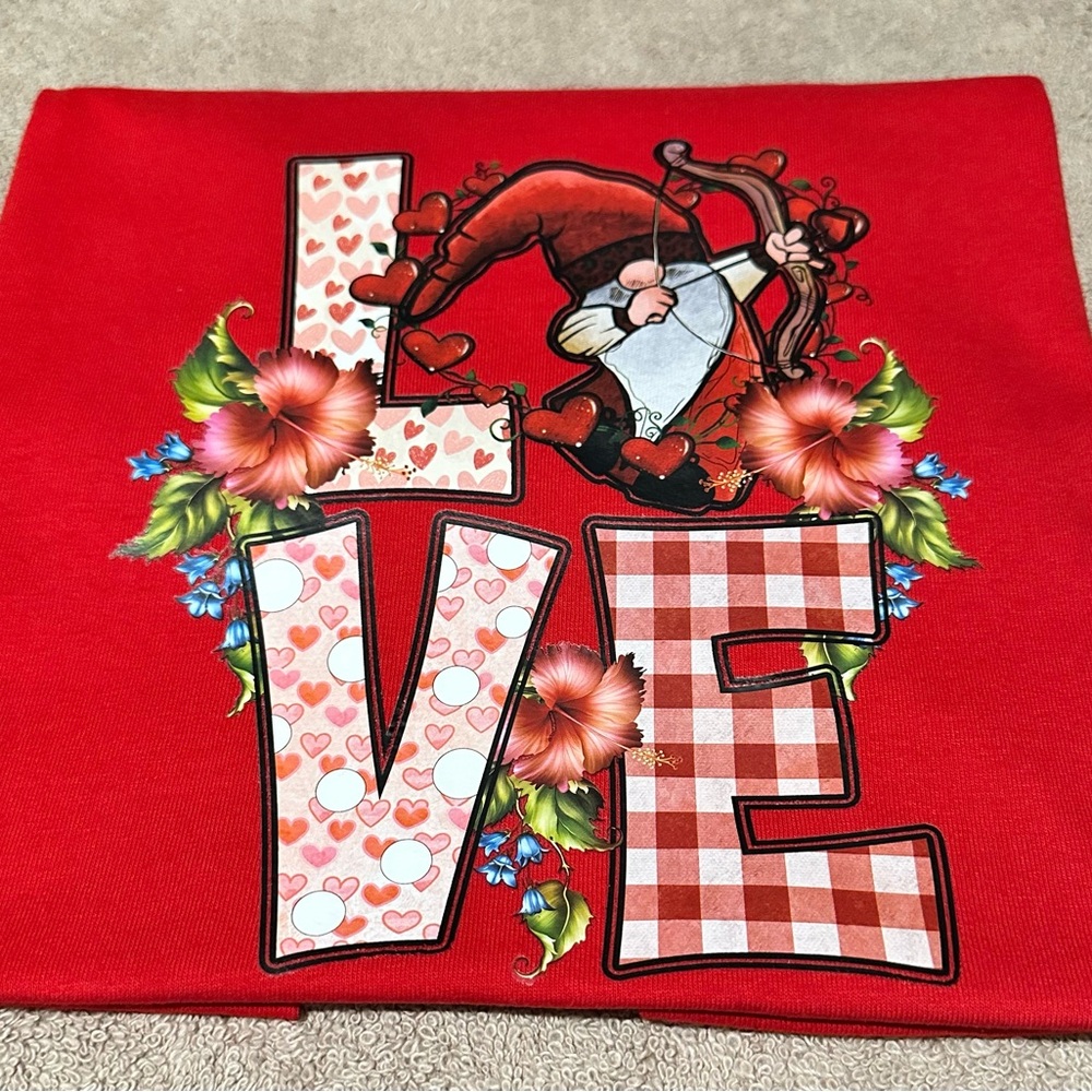 Gildan Red Love Graphic Short Sleeve Tee